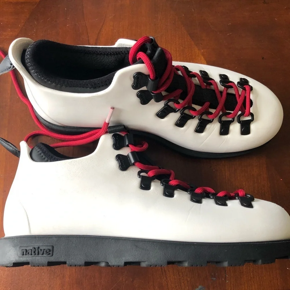 Native vegan Fitzsimmon citylite Unisex white hiking boots/shoes size 5Men7women